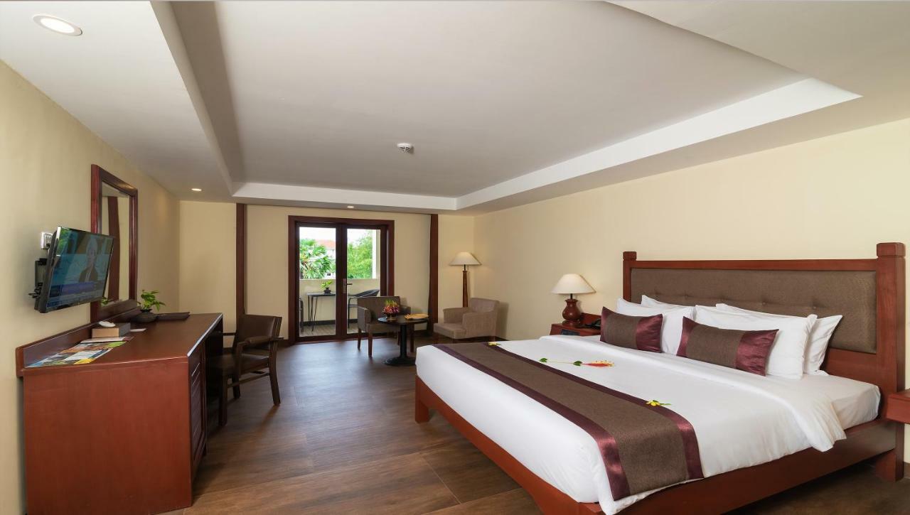 Hotel De La Renaissance Siem Reap Exterior foto